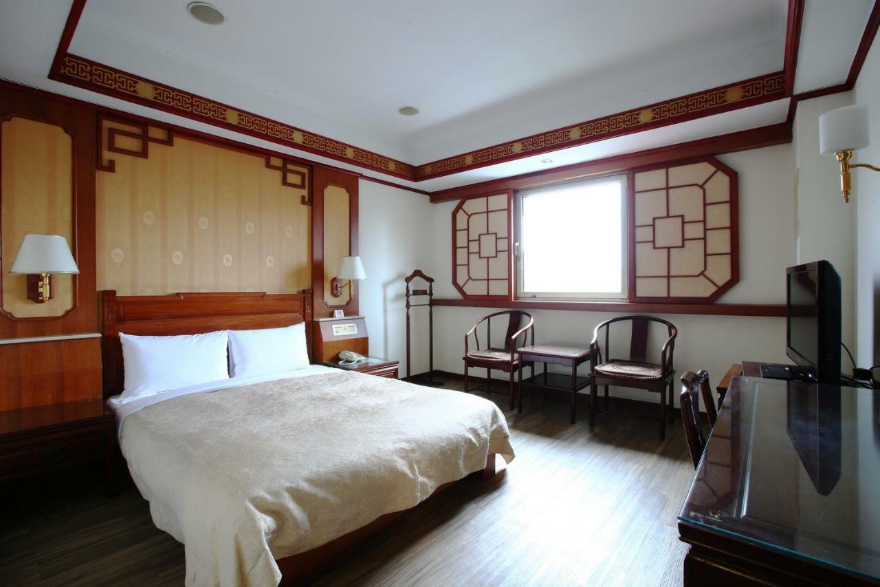 Hua Du Hotel Keelung Exterior photo